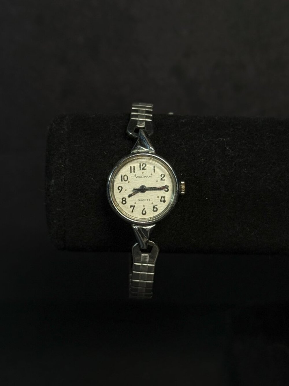 Waltham Women’s Quartz Watch Speidel Stretch Band Silver Tone Vintage